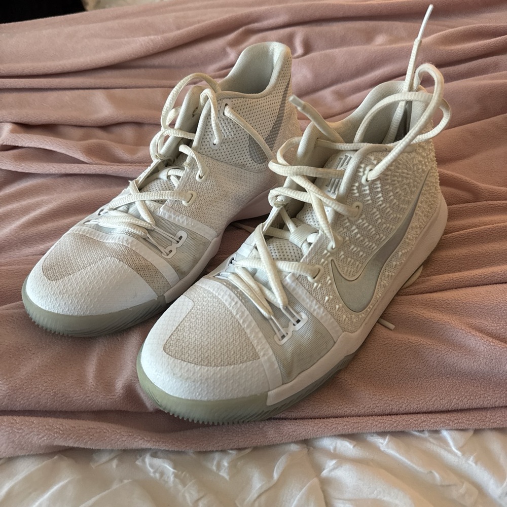 Nike Kyrie 3 white chrome basketball shoes!